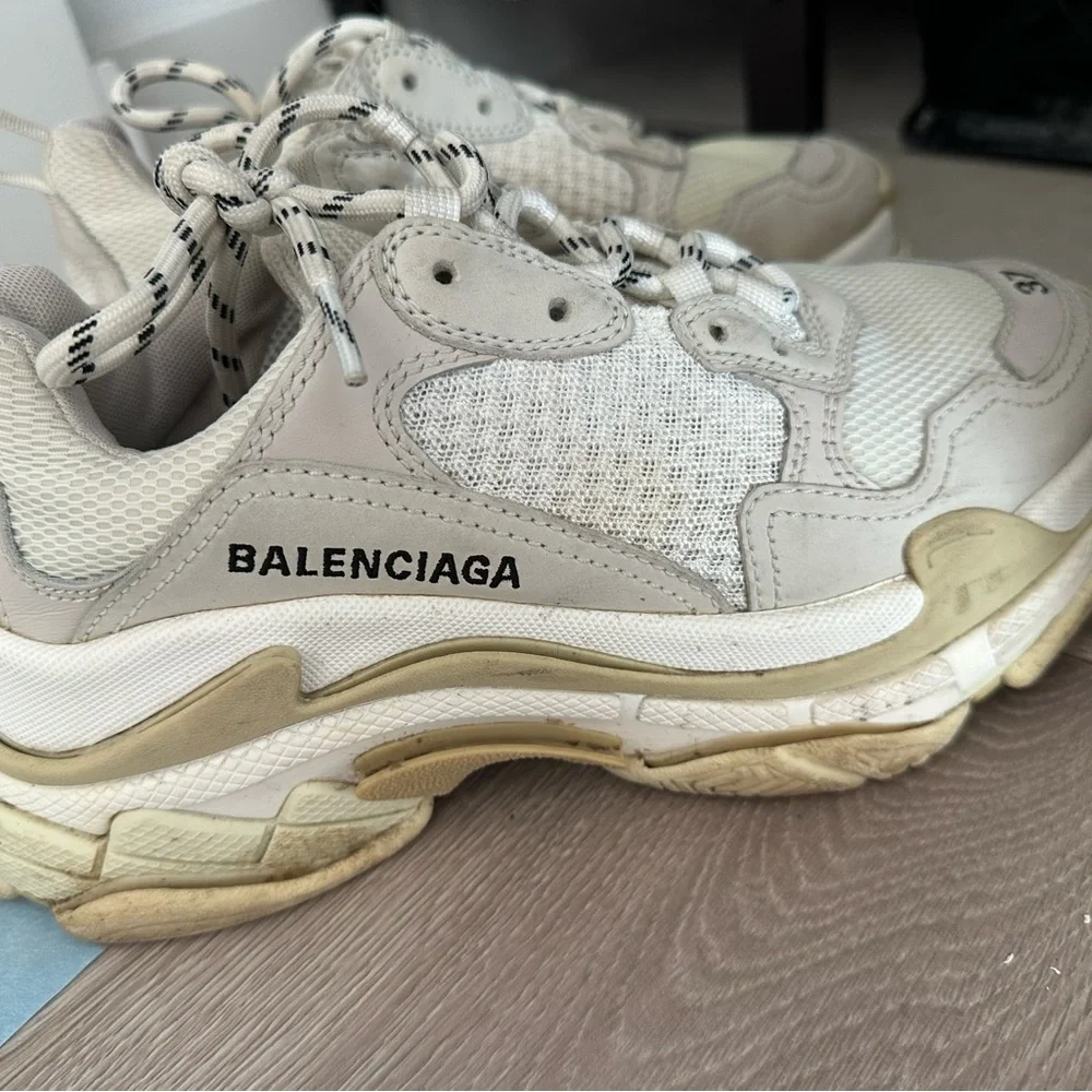Used Womans balenciaga sneakers in size 37 - Picture 1 of 6